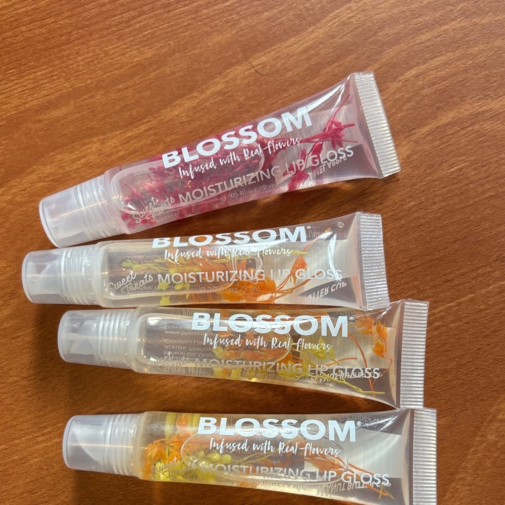 Moisturizing Lip Gloss Set by blossom